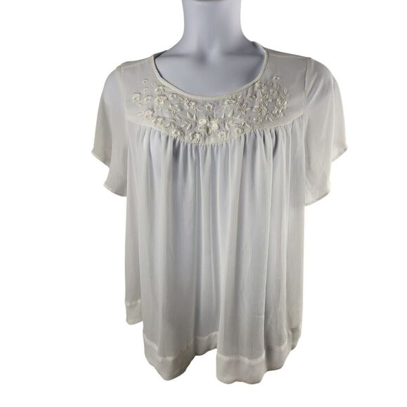 Torrid Large White Sheer to Semi-Sheer Short Sleeved Blouse Embroidered flowers - Picture 2 of 15